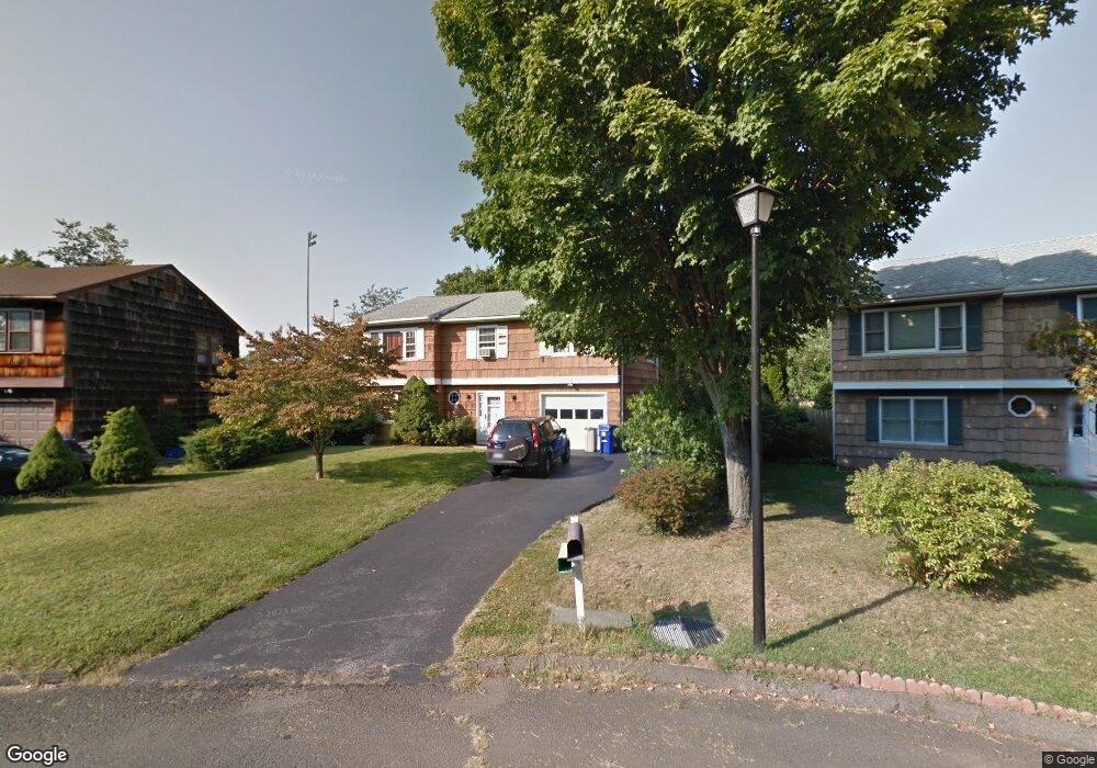 10 Highland Ct, Norwalk, CT 06854 - photo 1