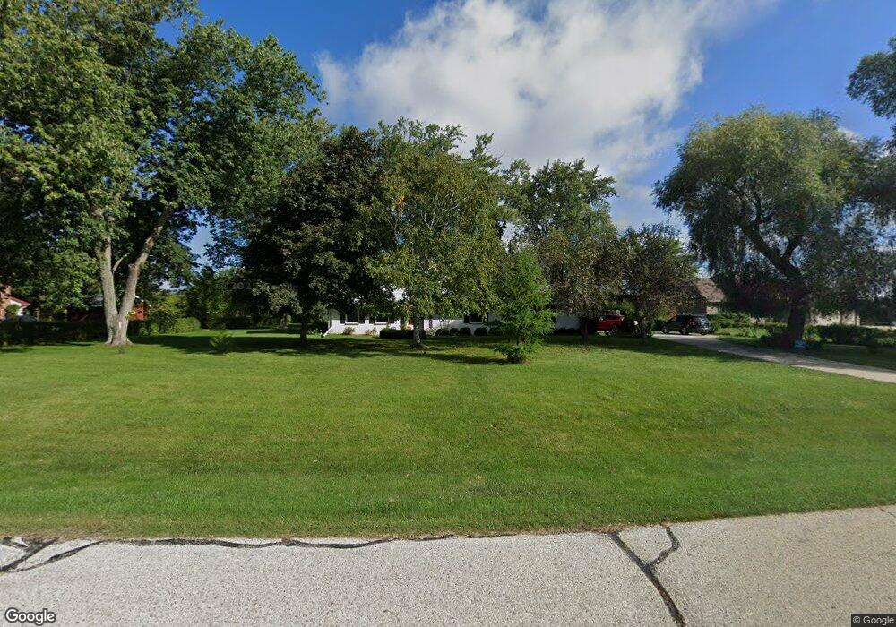 N73W15698 Edelweiss Ln, Menomonee Falls, WI 53051 - photo 1