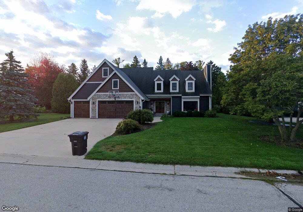 N76W16147 Sherwood Dr, Menomonee Falls, WI 53051 - photo 1