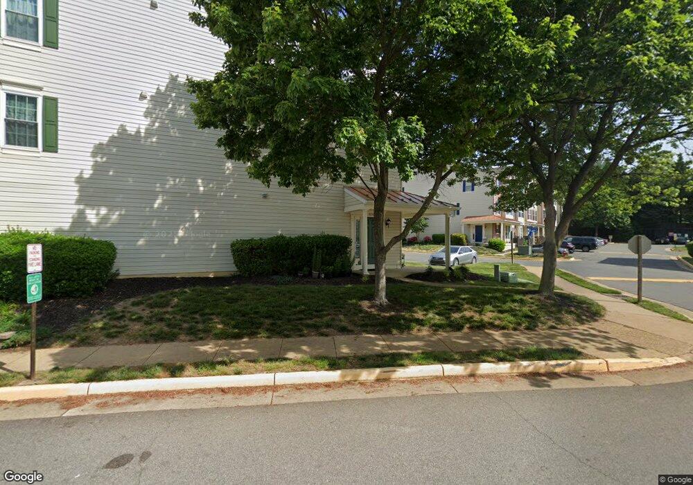 9202 Deer Crossing, Lorton, VA 22079 - photo 1