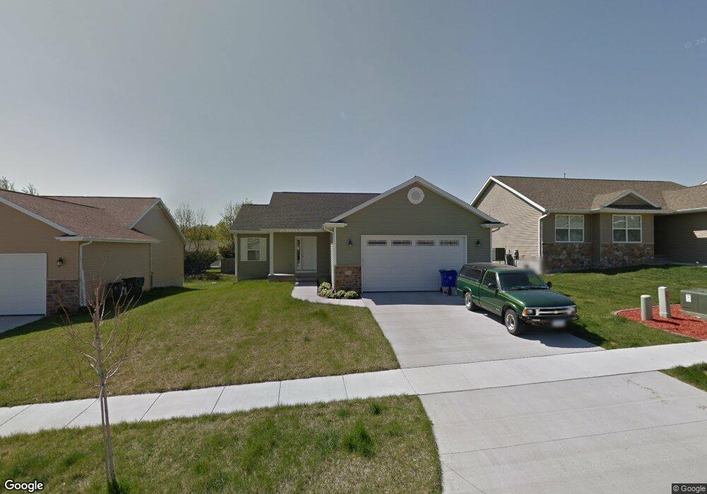 2102 Probst Ct SW, Cedar Rapids, IA 52404 - photo 1