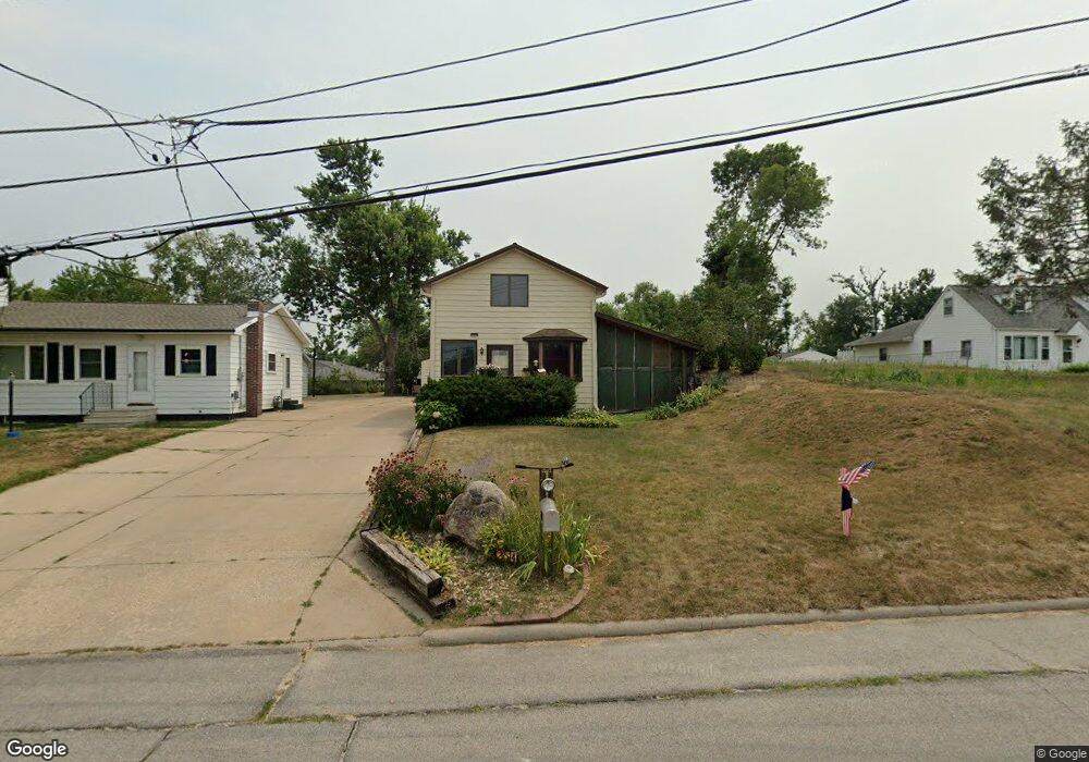 251 28th Ave SW, Cedar Rapids, IA 52404 - photo 1