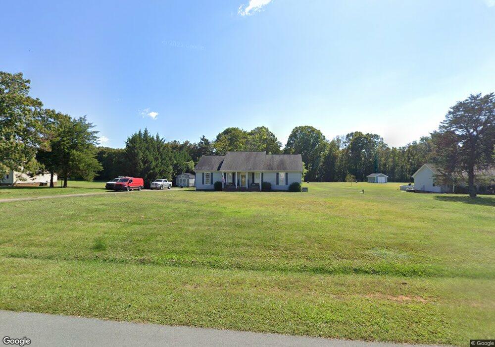 2549 Foxfire Ln, Burlington, NC 27217 - photo 1