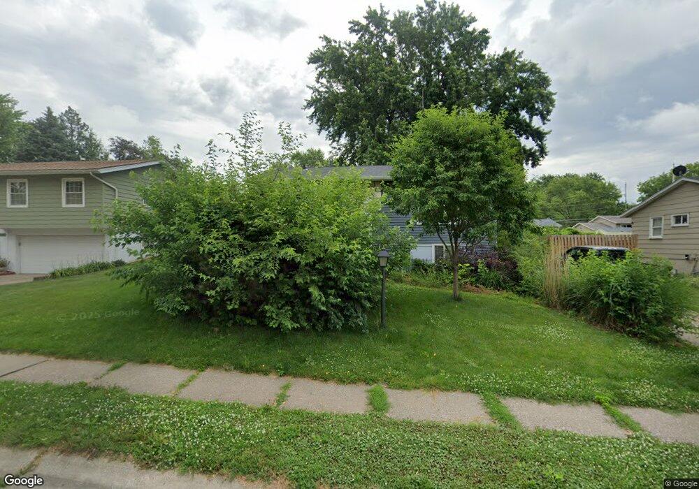 5111 Vine St, Davenport, IA 52806 - photo 1