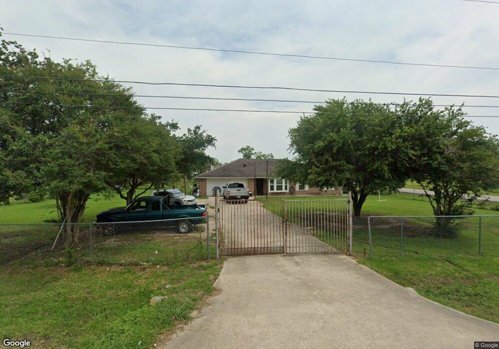 572 County Road 296, Alvin, TX 77511 - photo 1
