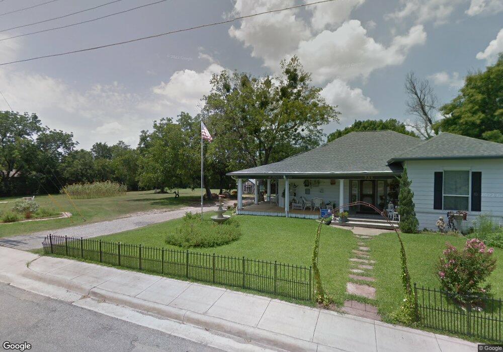 225 Star St, Bonham, TX 75418 - photo 1