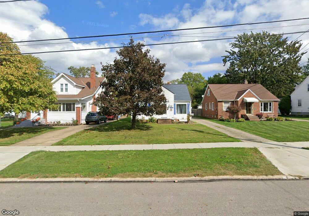 1819 Maple St, Wickliffe, OH 44092 - photo 1