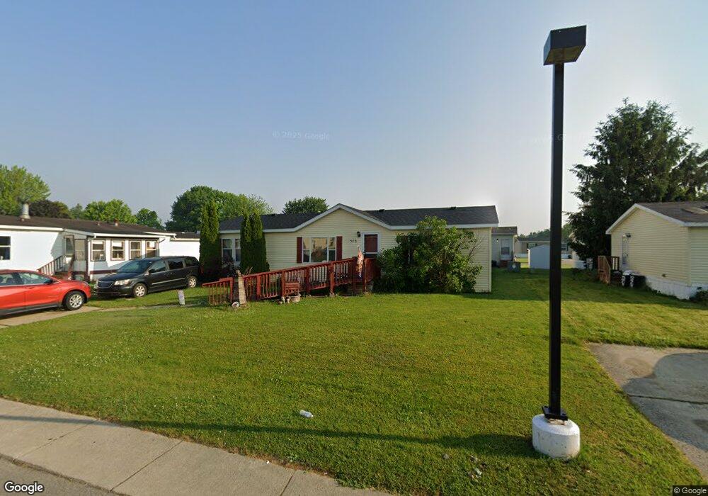 573 Sycamore Ct, Flint, MI 48506 - photo 1