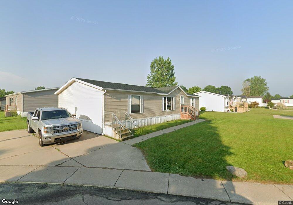 576 Sycamore Ct, Flint, MI 48506 - photo 1