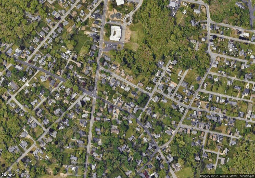 10 Meadow St, South Dartmouth, MA 02748 - photo 1