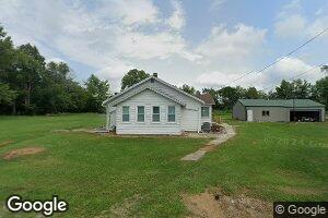 400 S Main St, Saint Elmo, IL 62458