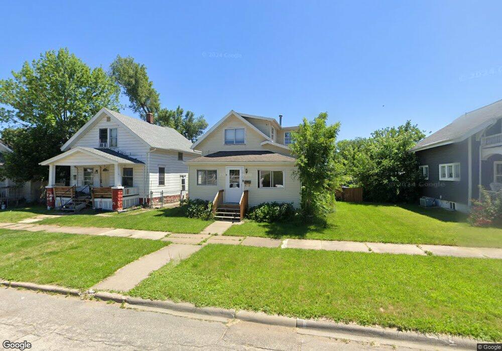 1919 K St SW, Cedar Rapids, IA 52404 - photo 1