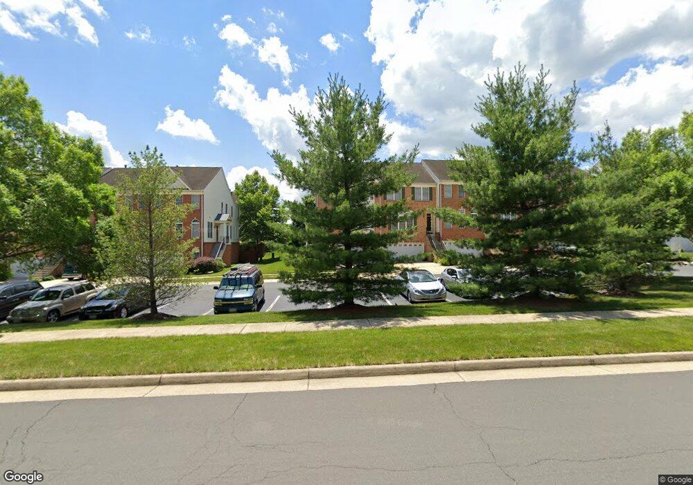 42931 Shelbourne Square, Chantilly, VA 20152 - photo 1