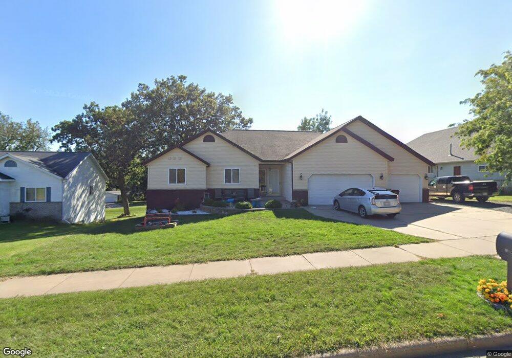 2027 West Ridge Dr, Eau Claire, WI 54703 - photo 1