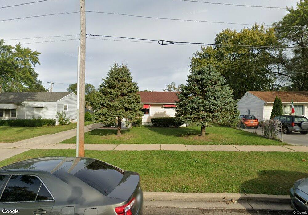 1921 N Mcaree Rd, Waukegan, IL 60087 - photo 1