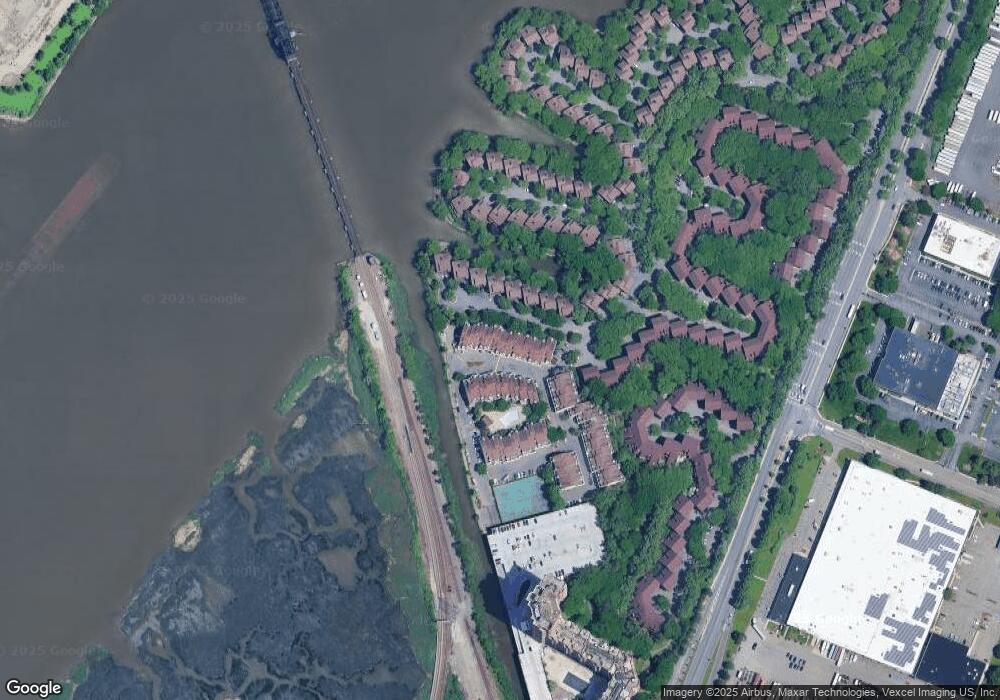 717 Mainsail Ln unit 717, Secaucus, NJ 07094 - photo 1