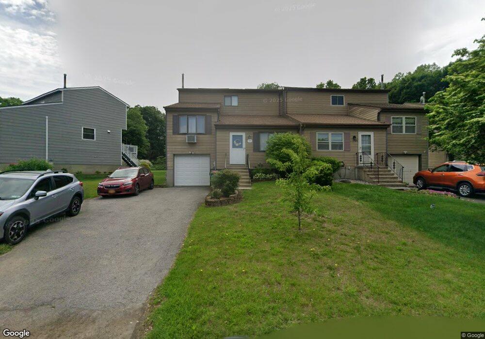 19 Hamlet Ct, Wappingers Falls, NY 12590 - photo 1