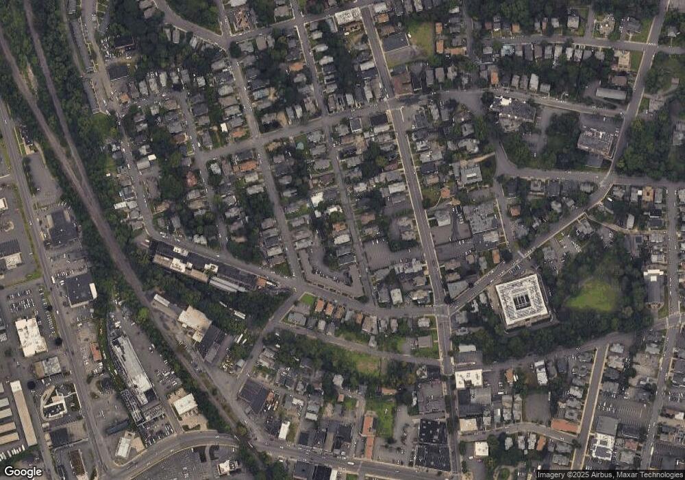 35 Chestnut Ave, Waterbury, CT 06710 - photo 1