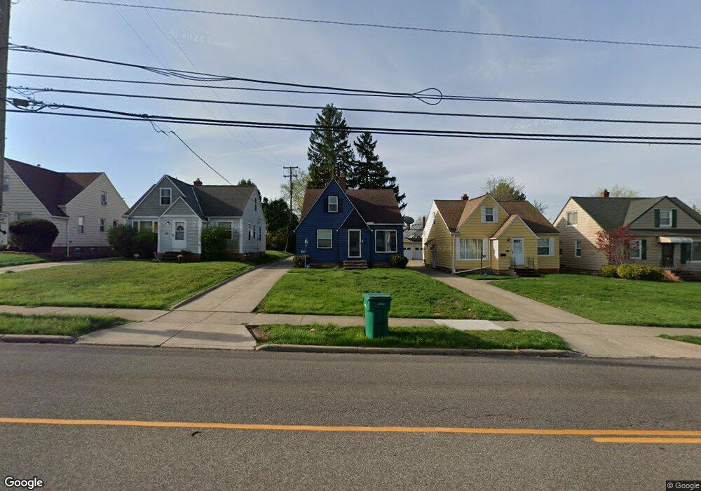 18708 Libby Rd, Maple Heights, OH 44137 - photo 1