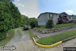 302 Poolside Dr, Mannington, WV 26582