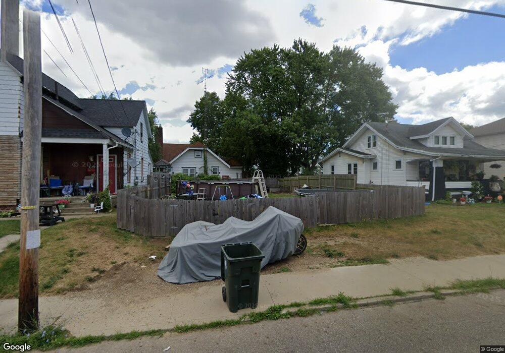 2112 Maple Ave NE, Canton, OH 44714 - photo 1