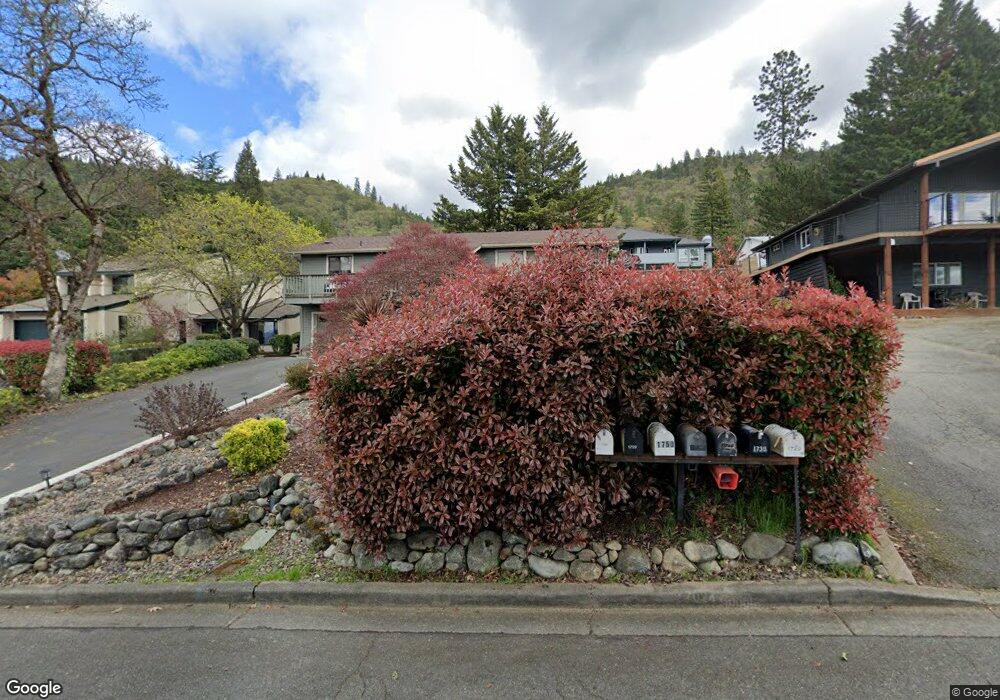 1749 NE Hillcrest Ln, Grants Pass, OR 97526 - photo 1