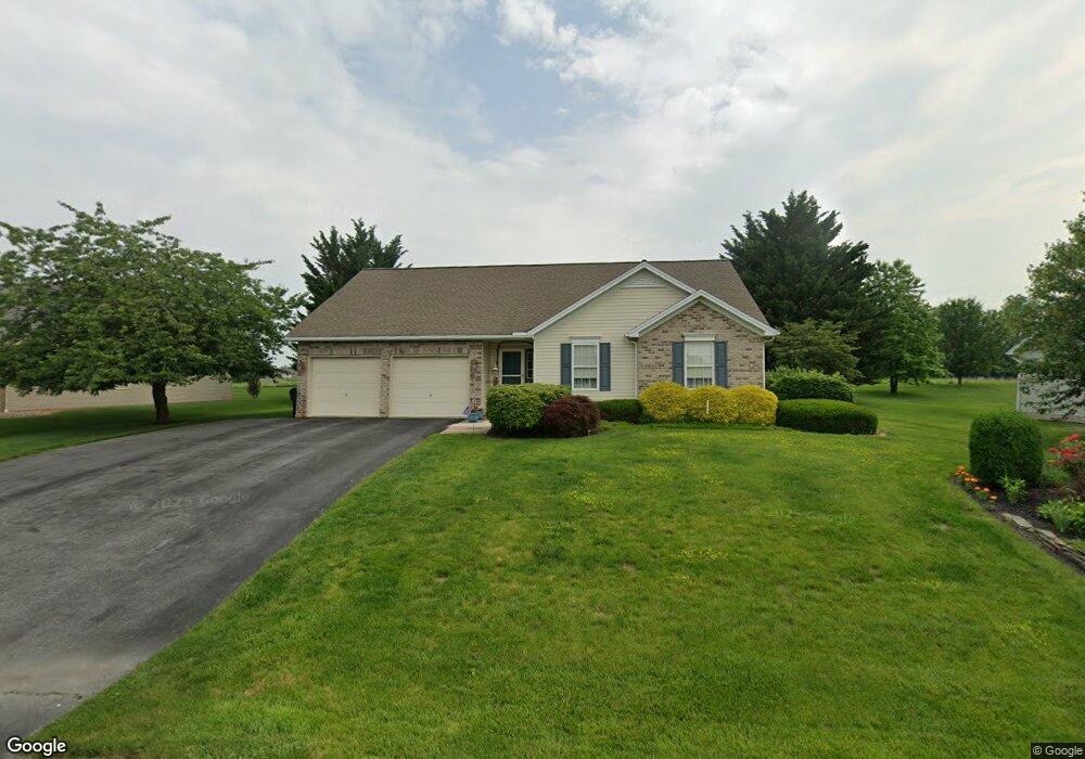 720 Franklin Square Dr, Chambersburg, PA 17201 - photo 1