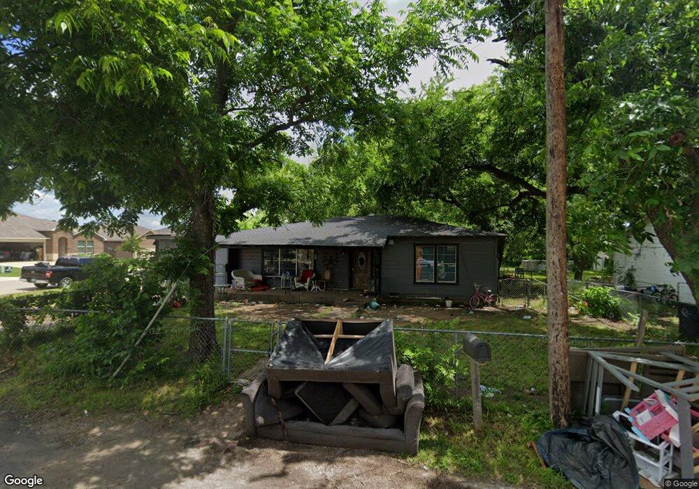 1610 N Buffalo Ave, Cleburne, TX 76033 - photo 1