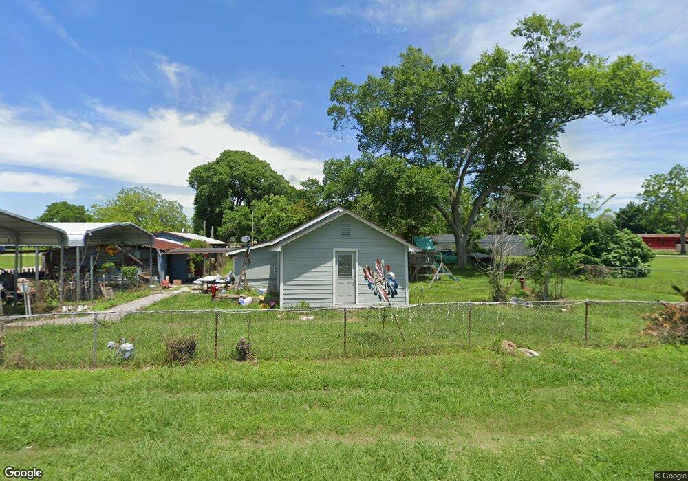 104 W Burnett St, Brazoria, TX 77422 - photo 1