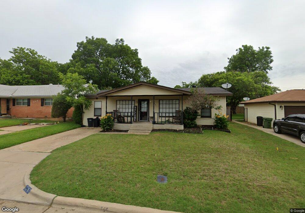 744 Henson Dr, Hurst, TX 76053 - photo 1