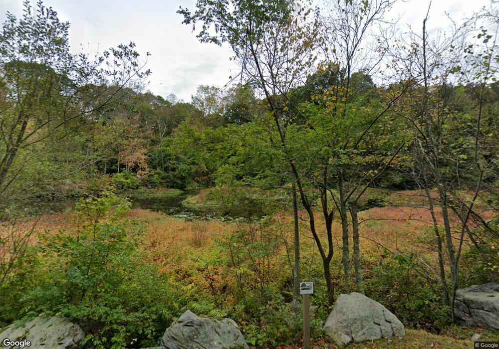 124 Old Stone Bridge Rd, Cos Cob, CT 06807 - photo 1