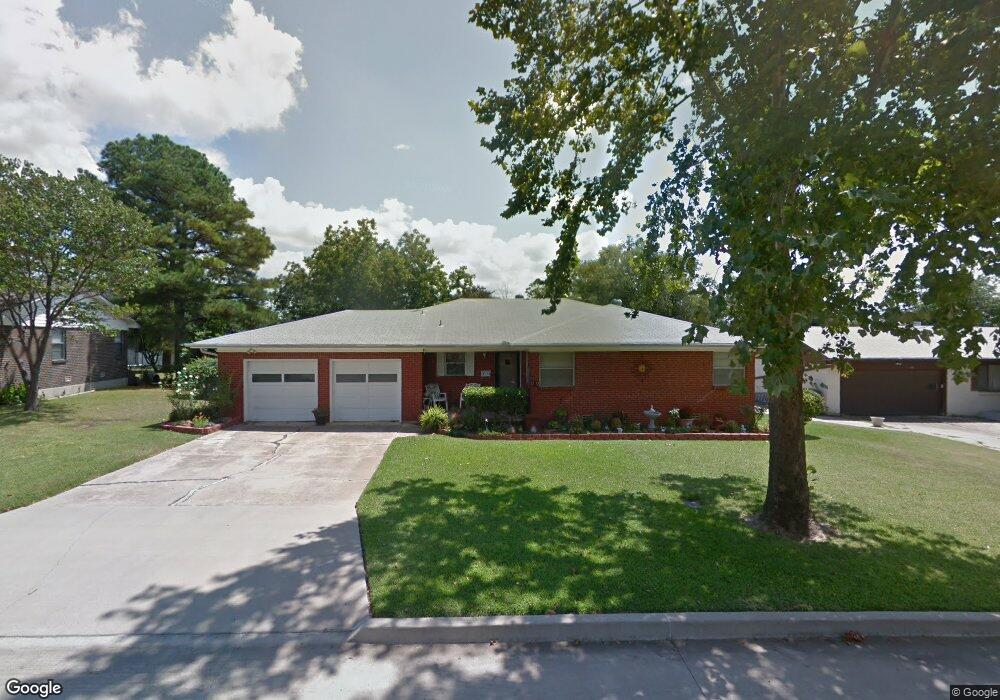 1712 Winchester St, Ardmore, OK 73401 - photo 1