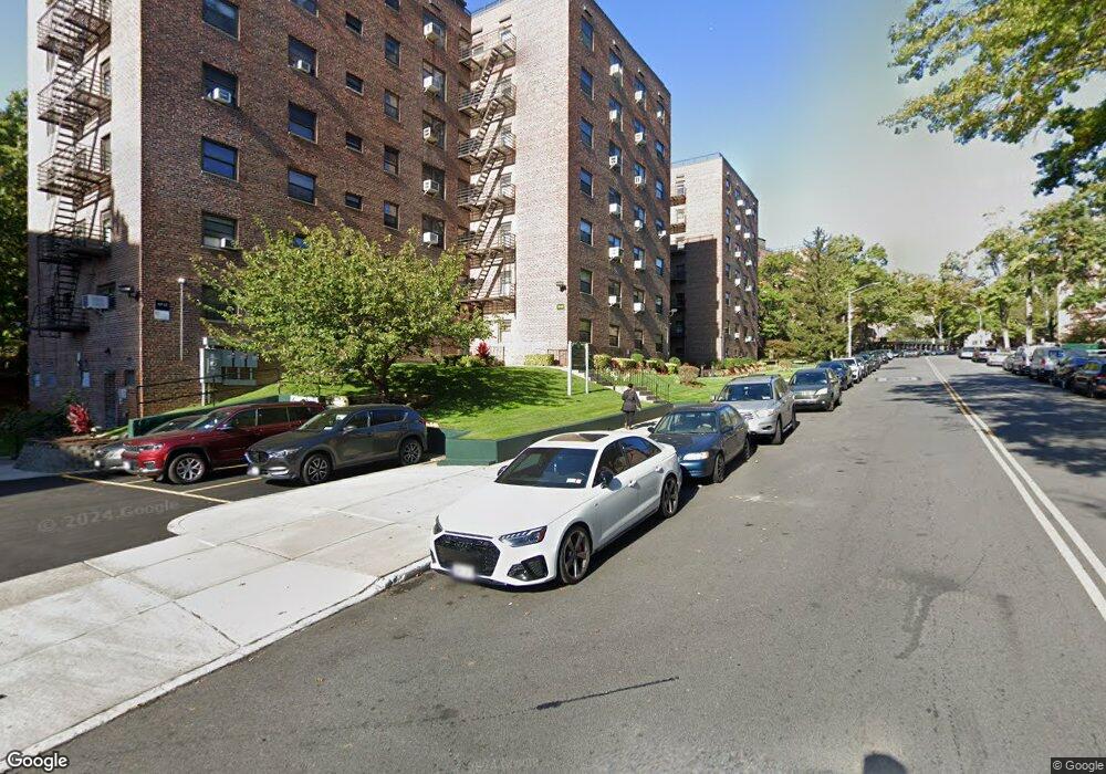 87-50 204 St unit A25, Holliswood, NY 11423 - photo 1