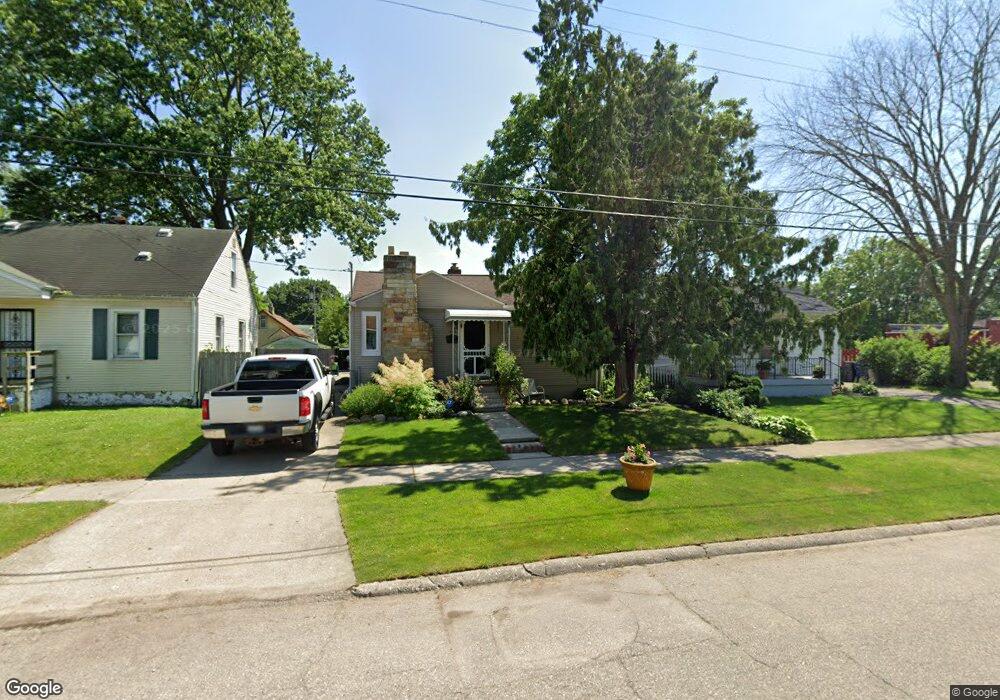 939 Bloor Ave, Flint, MI 48507 - photo 1