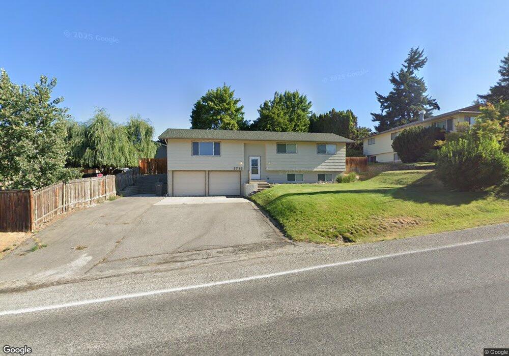 1711 8th St NE, East Wenatchee, WA 98802 - photo 1