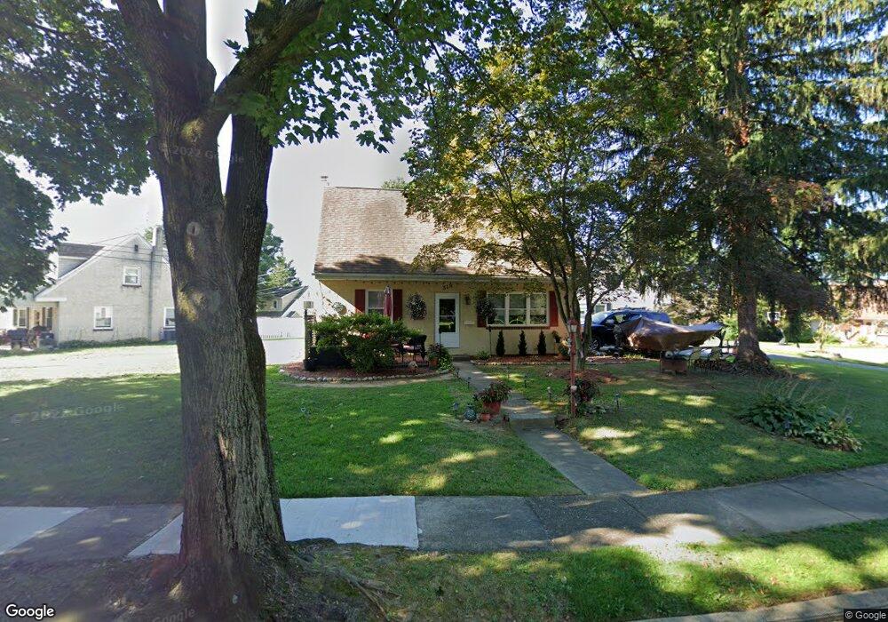 318 Woodlyn Cir, Woodlyn, PA 19094 - photo 1