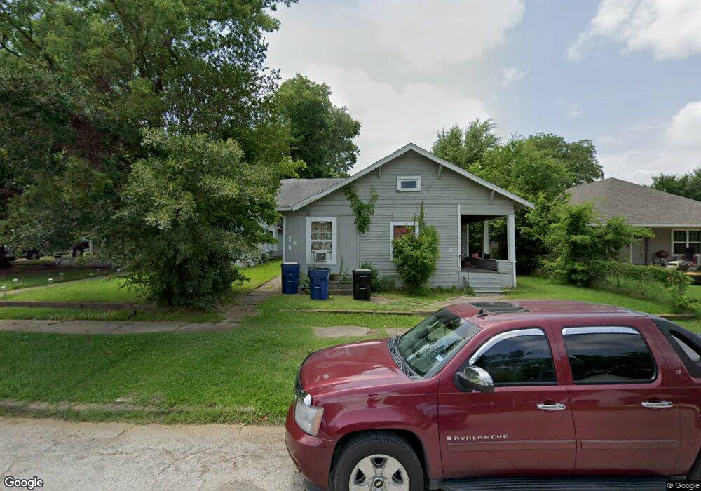 218 W Munson St, Denison, TX 75020 - photo 1