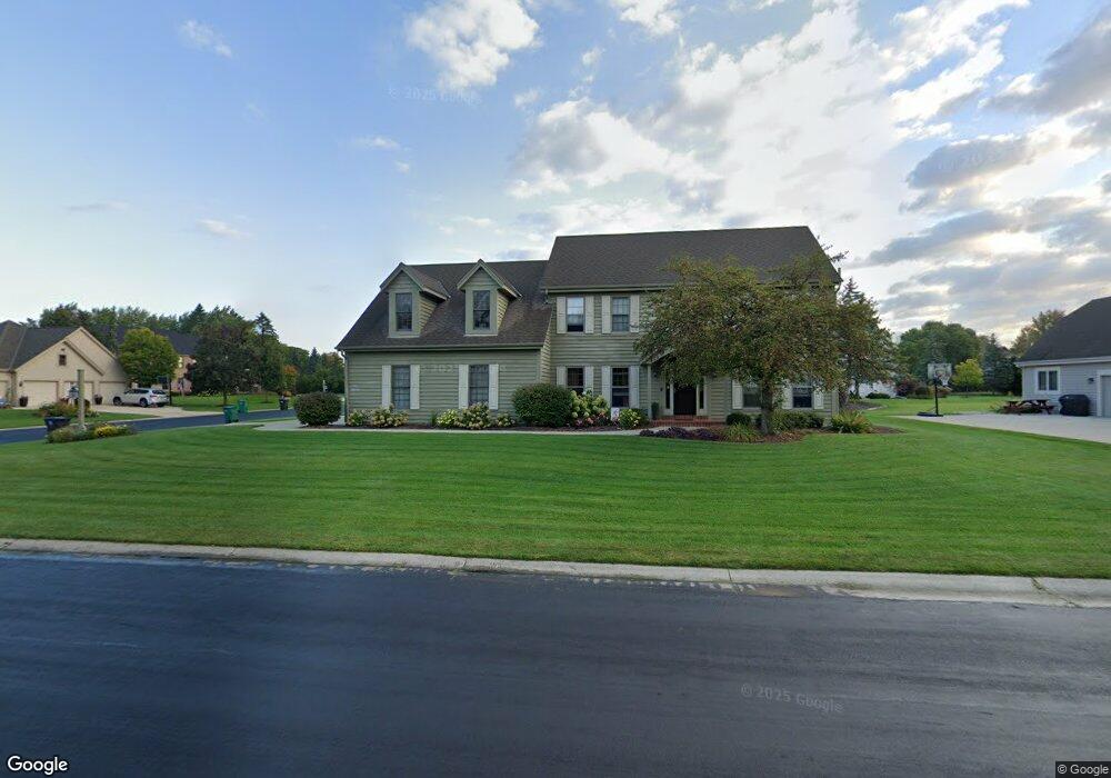 N74W16066 Stonewood Dr, Menomonee Falls, WI 53051 - photo 1