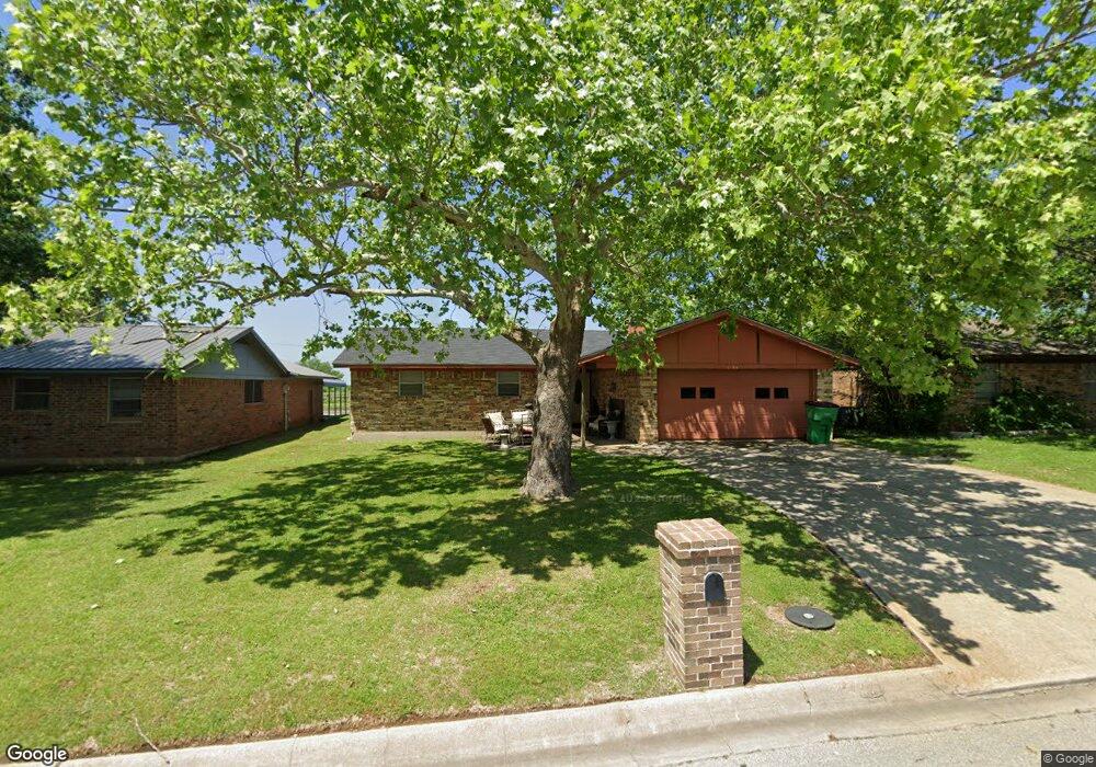 1913 Arkansas St, Gainesville, TX 76240 - photo 1