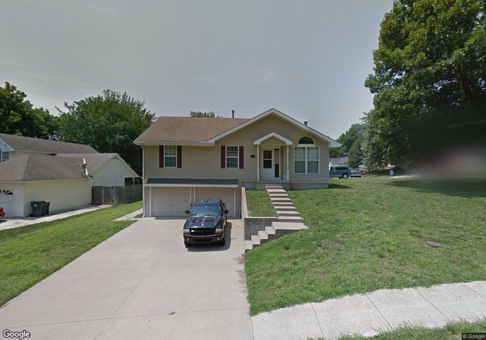 917 N 4th St, Lansing, KS 66043 - photo 1