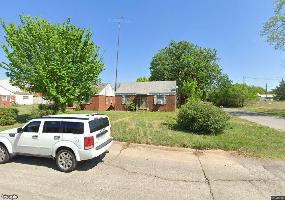 701 W Hickory Ave, Duncan, OK 73533 - photo 1