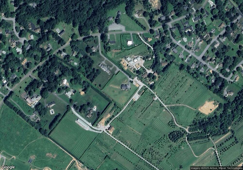 4375 Calais Dr, Sykesville, MD 21784 - photo 1