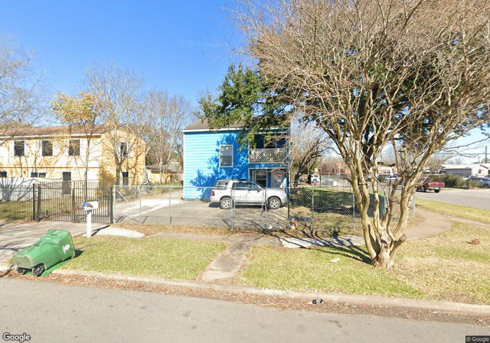 5223 Plum Dr, Houston, TX 77087 - photo 1