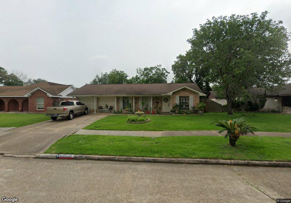 10311 Kirkglen Dr, Houston, TX 77089 - photo 1