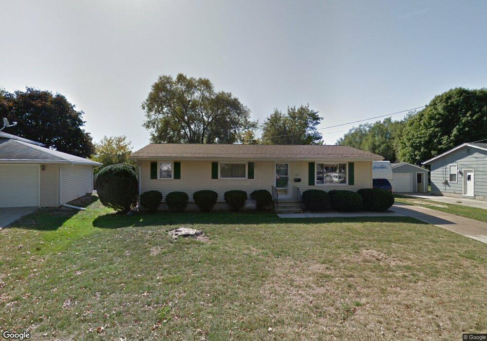 1507 N 3rd Ave W, Newton, IA 50208 - photo 1