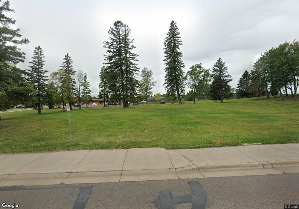 911 Woodland Ave, Duluth, MN 55812 - photo 1