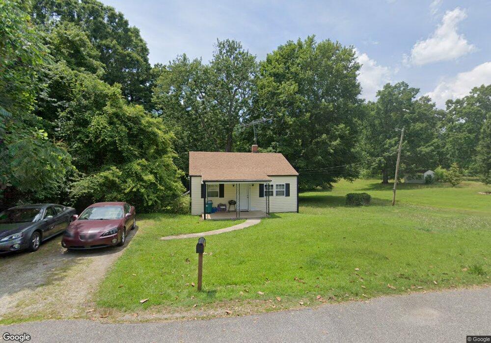 1914 Lynnwood Dr, Statesville, NC 28677 - photo 1