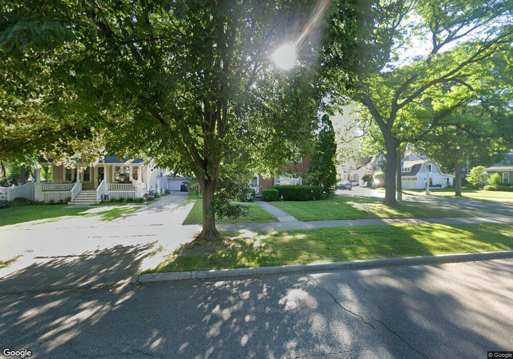 562 Saint Clair St, Grosse Pointe, MI 48230 - photo 1