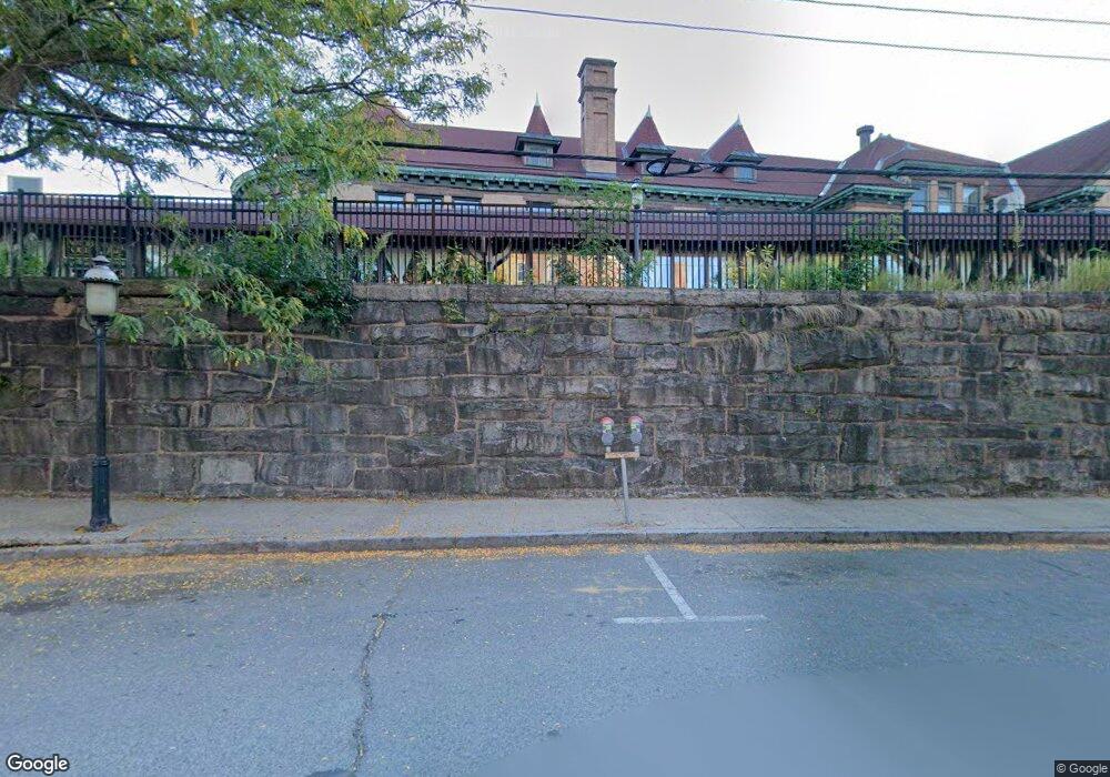 125 Pleasant St, Northampton, MA 01060 - photo 1