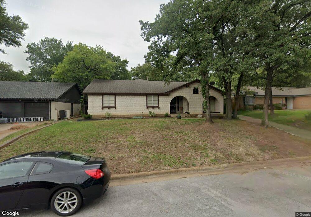 1005 Henson Dr, Hurst, TX 76053 - photo 1